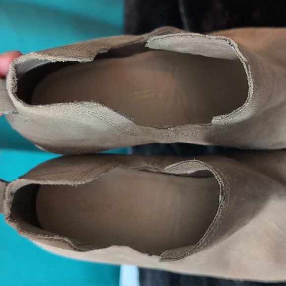 Toms Kallie Wedge Boot. 11. EUC - Picture 9 of 11